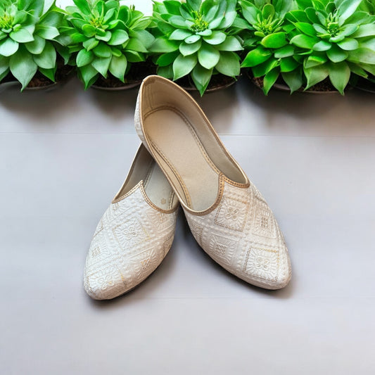 Men’s White Embroidered Jutti for Occasion Wear