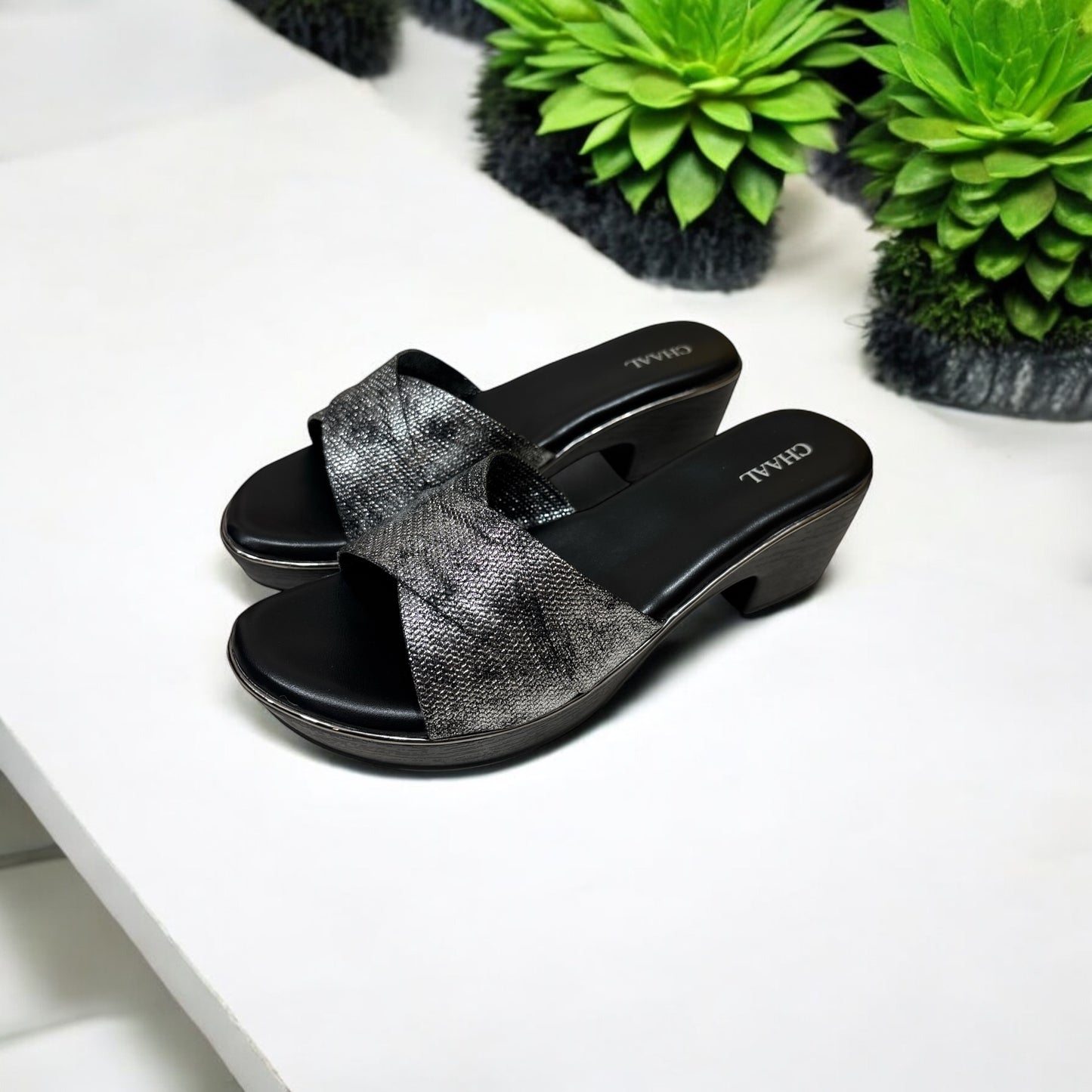 Women's Textured Slide Sandals with Block Heel – Chic and Comfortable Slip-Ons