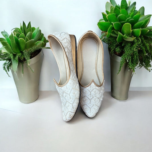 White Embroidered Men’s Jutti